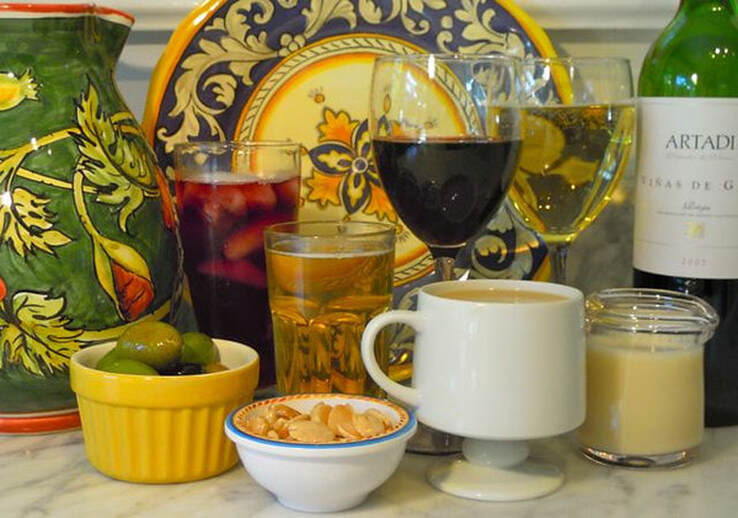 Ordering drinks in Seville, Spain / Seville Dining Customs 2022 / Karen McCann / EnjoyLivingAbroad.com