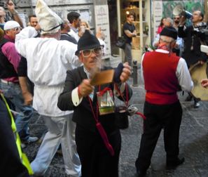 Karen McCann, Napoli, street parade
