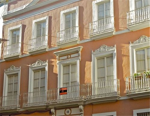 Cost of retirement / Residency visa / international living / expat life / Karen McCann / EnjoyLivingAbroad.com