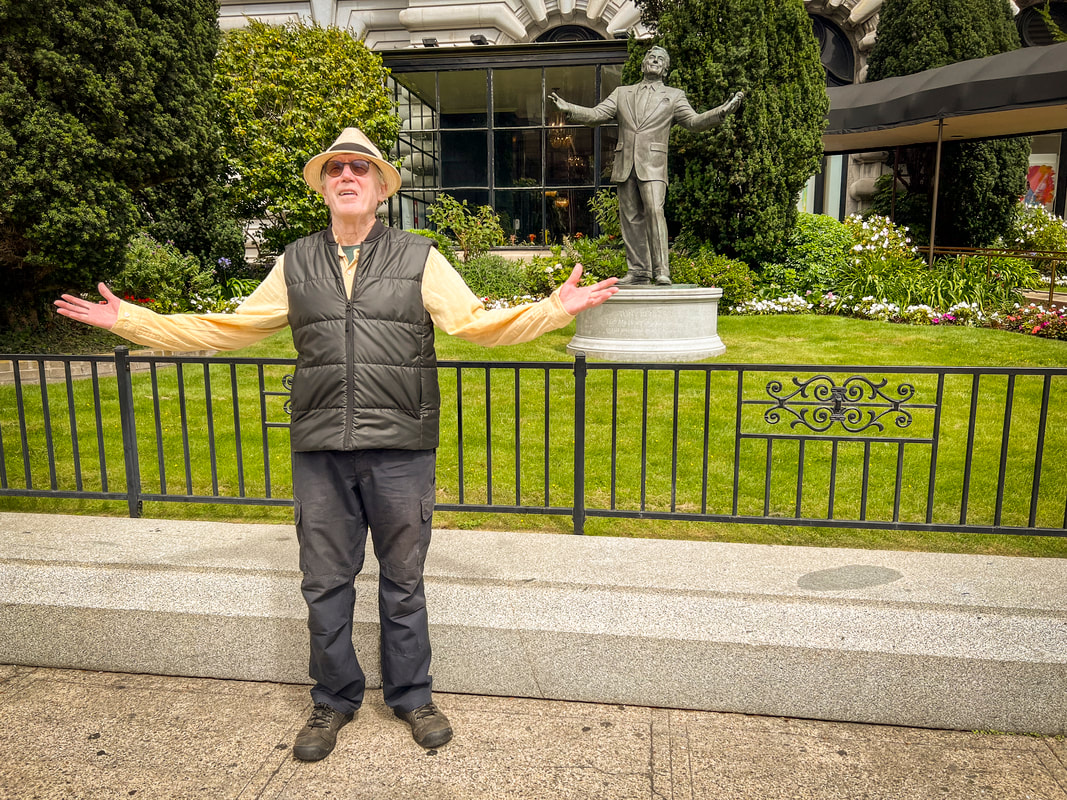 Tony Bennet Statue / Cheap & Cheerful San Francisco, CA / Grace Cathedral / Tonga Room / Nob Hill / Karen McCann / EnjoyLivingAbroad.com