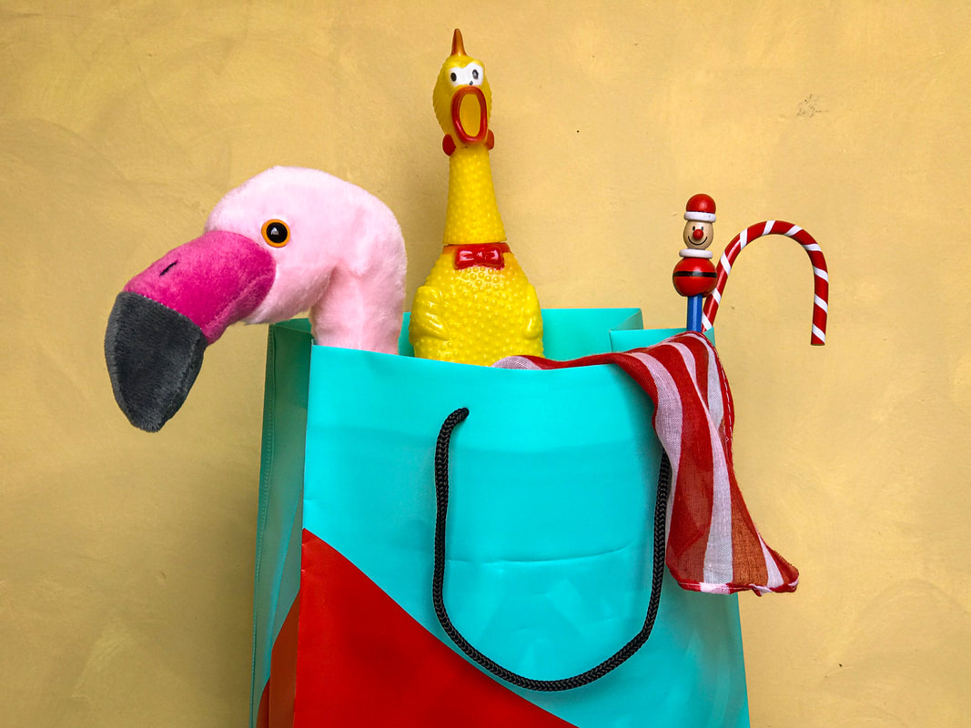 Minimalist Holiday Shopping Tips / Karen McCann / EnjoyLivingAbroad.com